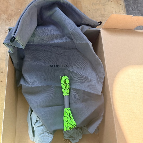 Balenciaga Men's Yellow Triple S Sneaker 'Fluo' Size 10 - Picture 9 of 11